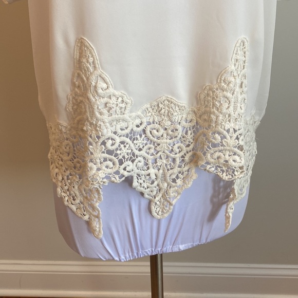 Astr The Label Crochet Hem Top Cream - Picture 5 of 8